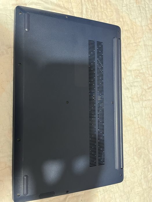 vând leptop venovlo tot cu in carcator leptopul arata in tro stare foarte buna . fac si schimb cu iphone sau cu trotineta electrica