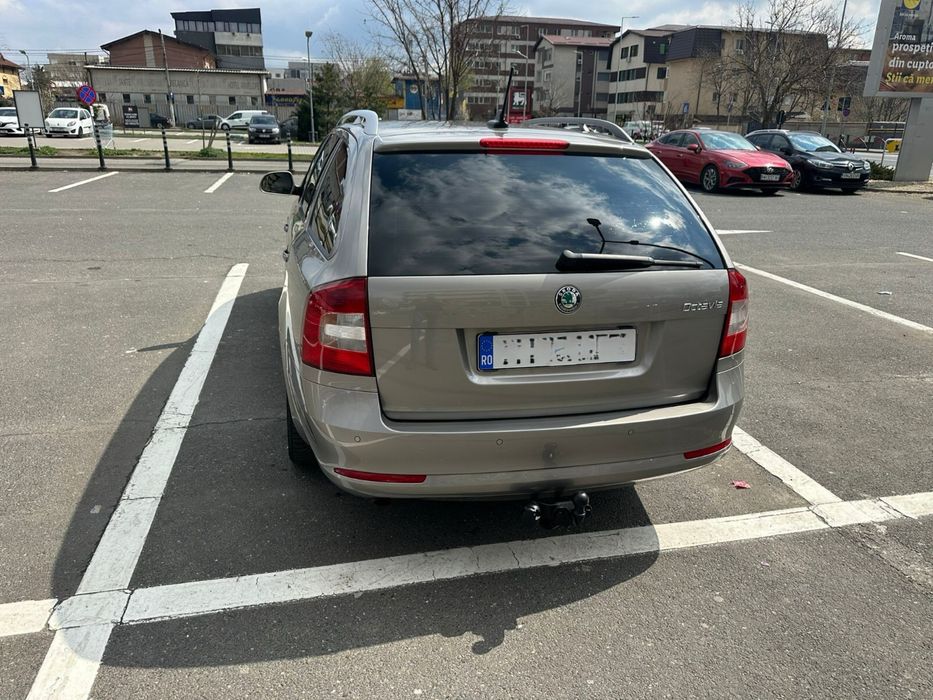 SKODA Octavia 2012 — imagine 4