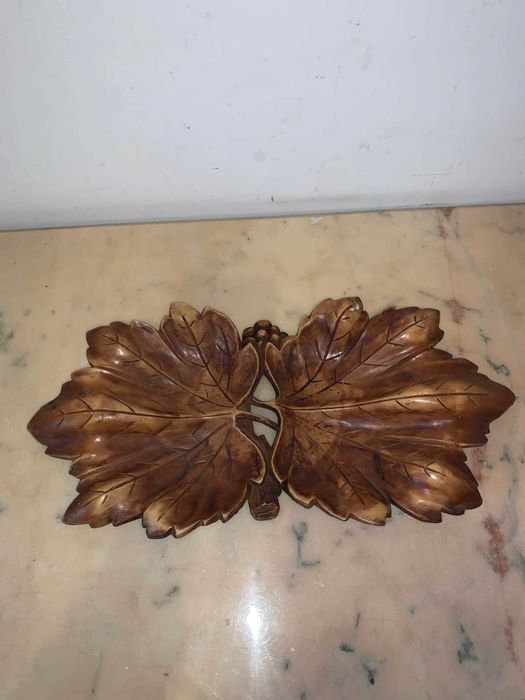 Fructiera in forma de frunza