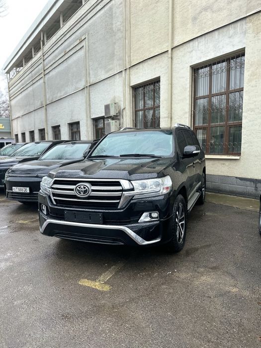 Tayota Land Cruiser V8