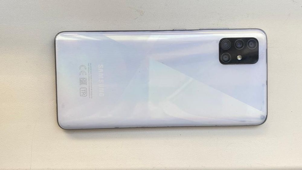 Срочно продаётся телефон Samsung A 51