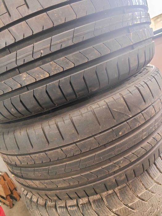 2бр. летни гуми 235/35/20 Pirelli