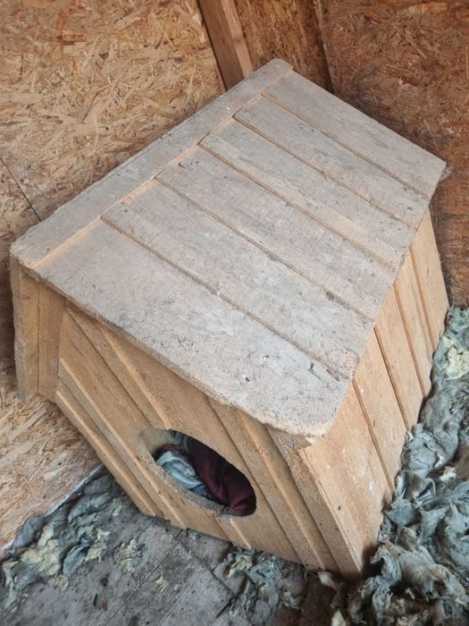 Продам собачью будку