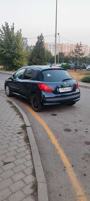 Автомобиль пежо 207