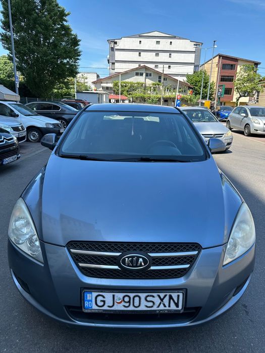 Kia Ceed 2009 • 1.4 Benzină • Unic Proprietar • AC • 2 Seturi Roți • 200.000 km