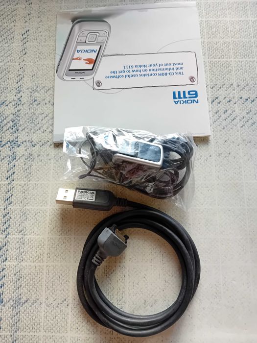 Телефон Nokia 6111