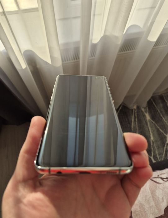 S10plus impecabil fără nico problema