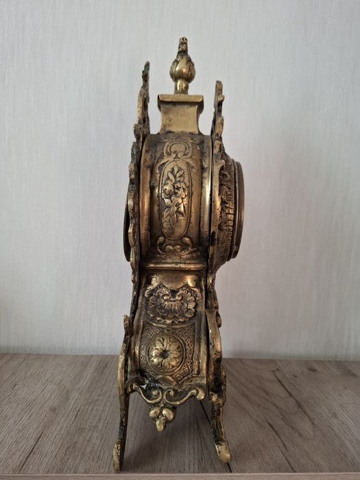 продам часы каминные бронзовые