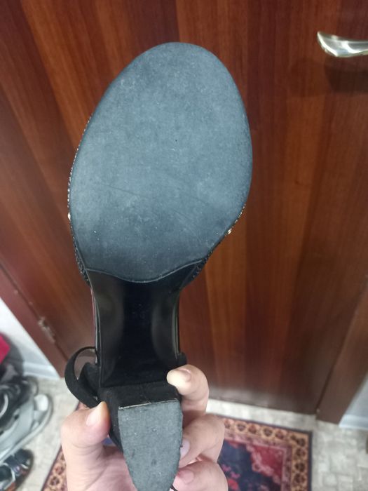 Босоножки женские.