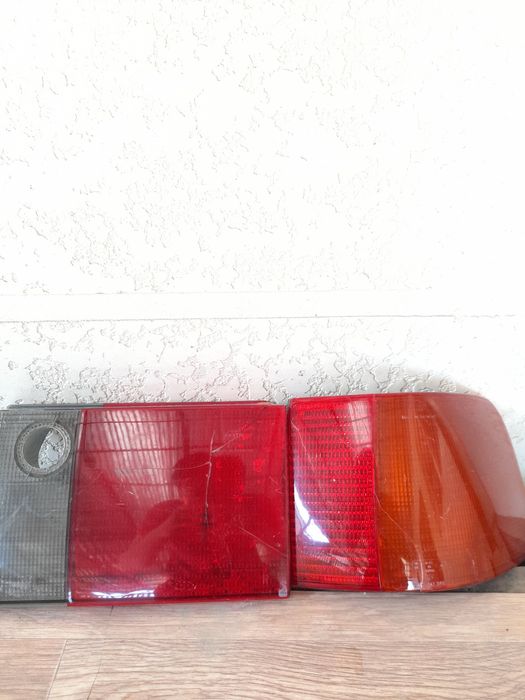 Задний правый плафон