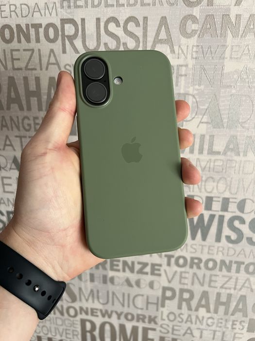 Продам iPhone 17 256 гб e-sim