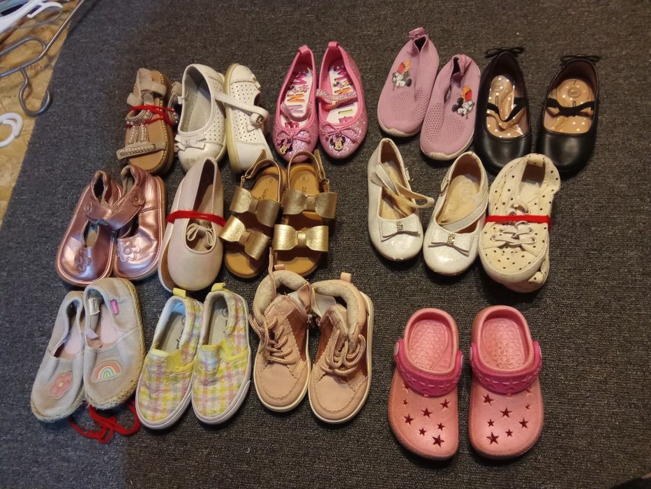 Papuci de copii în condiții bune