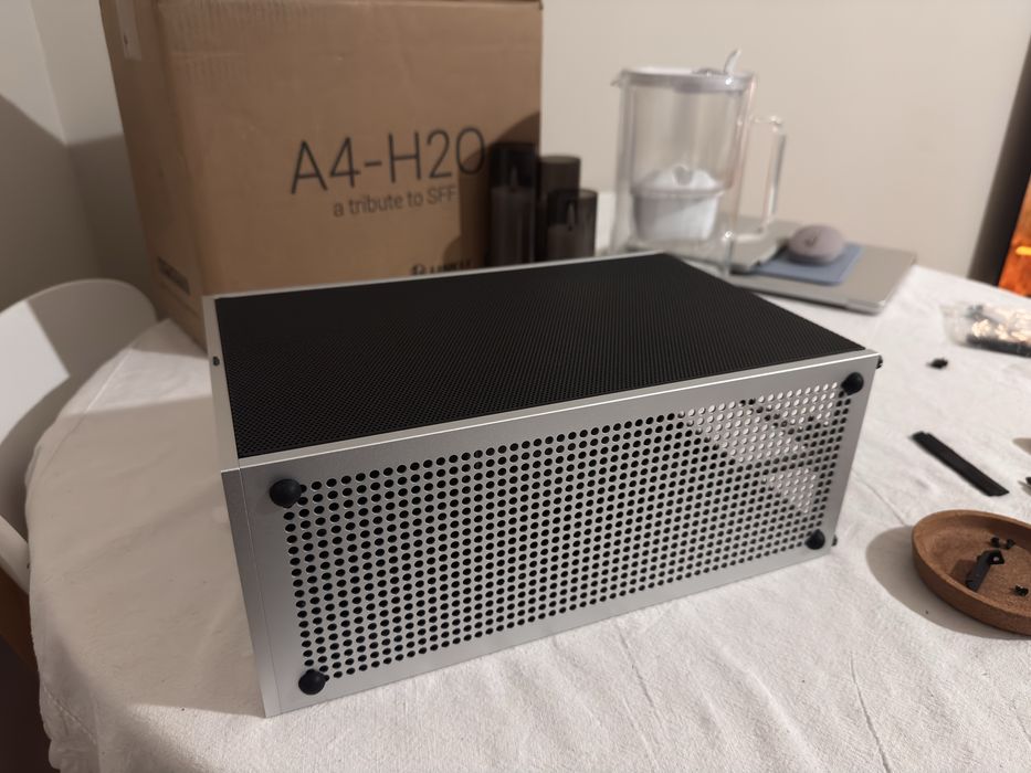 Formd T1 sff itx  кутия за компютър
