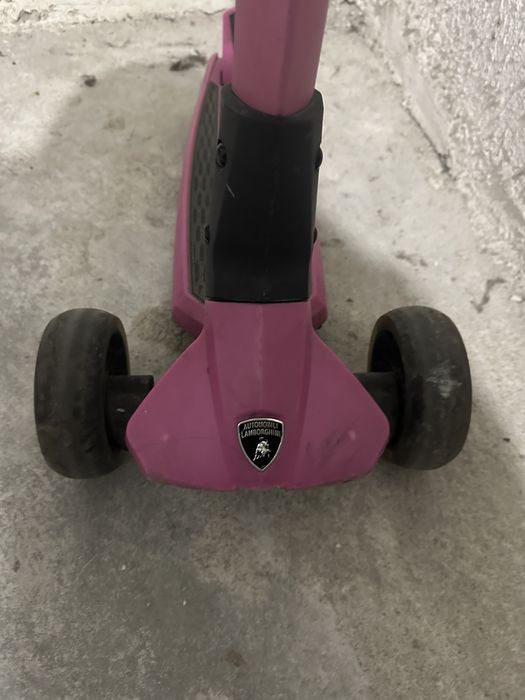 МОНИ Розова тротинетка LAMBORGHINI