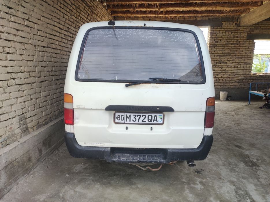 Toyota mikra avtobus sotiladi