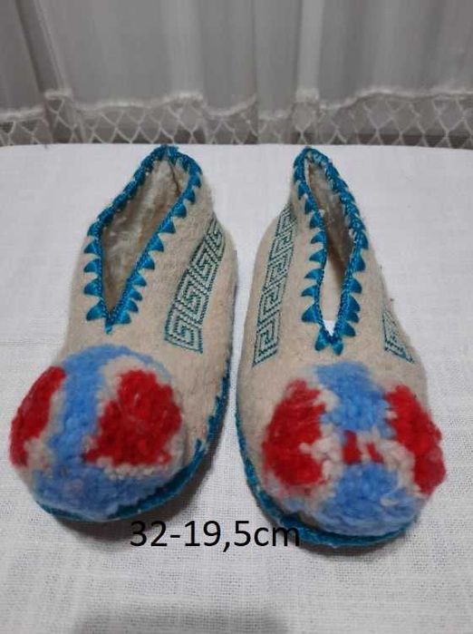 Slapi si papuci de lana pentru copii