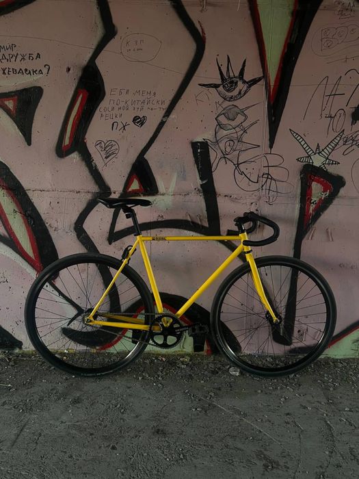 Велосипед спортивный фикс.