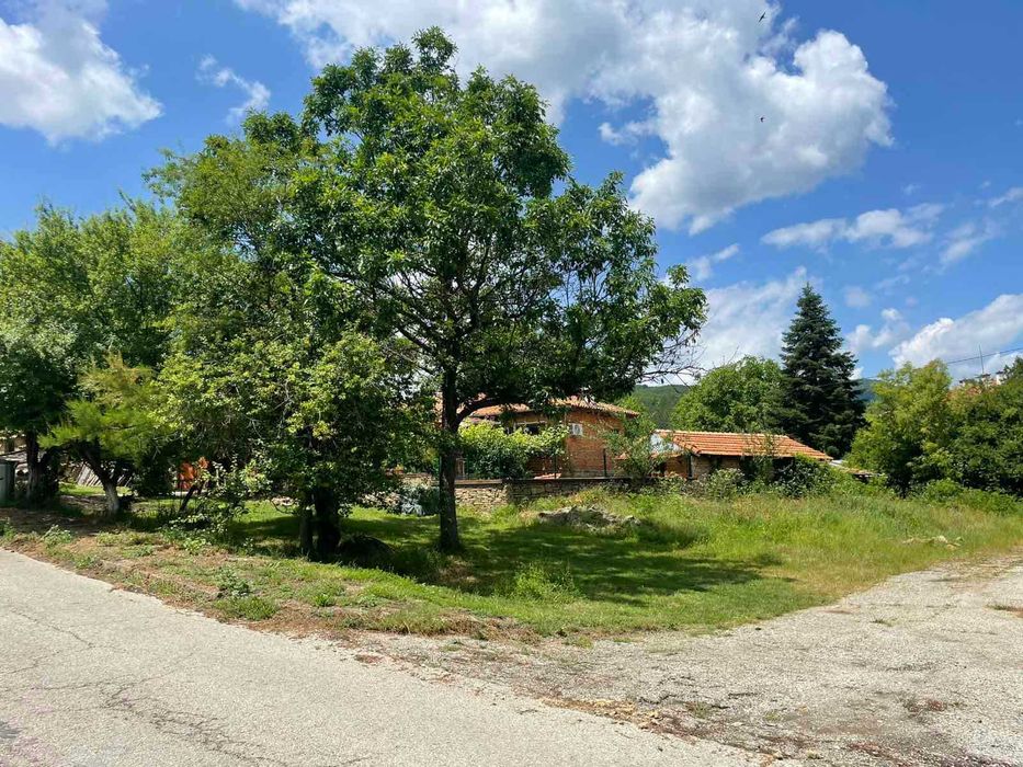 Продава се Къща в с. Медвен, Област Сливен - 80 кв.м за 727 €/кв.м - Снимка #2