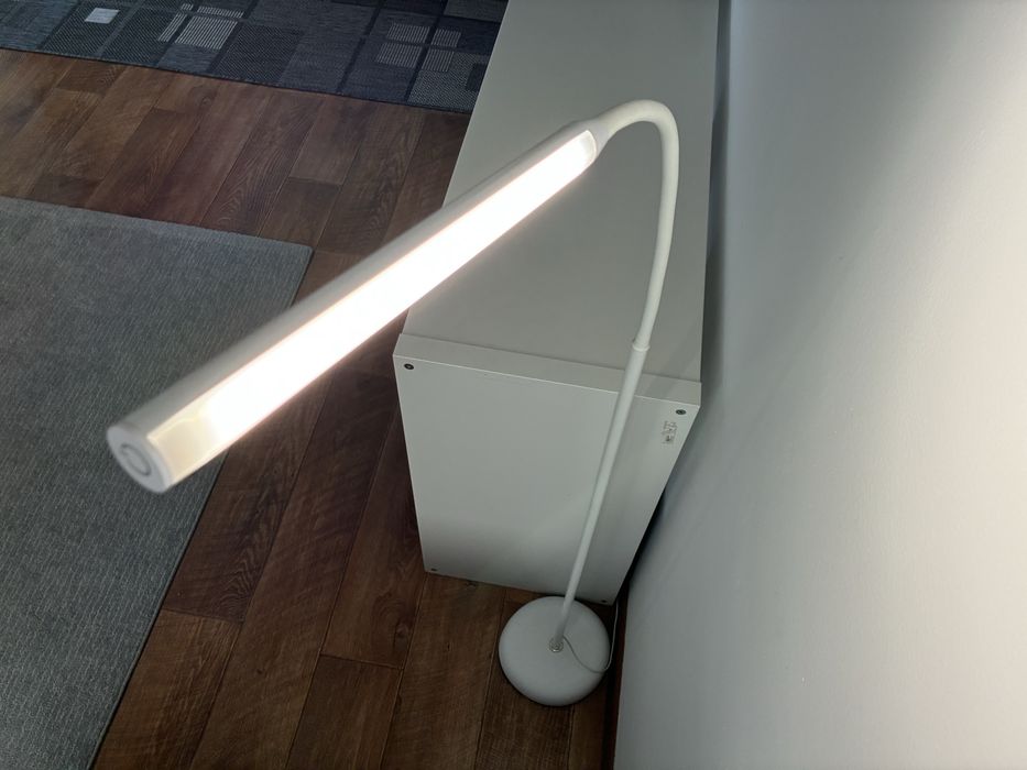 Стильная напольная лампа