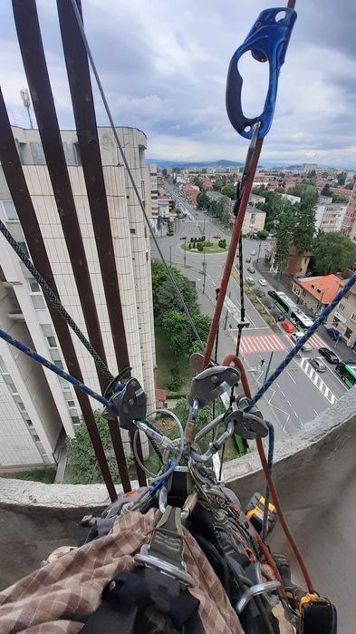 Alpinism Utilitar in Brasov - Constructii, Toaletari Copaci, Reclame