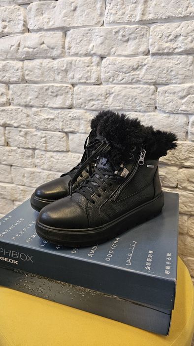 Ботинки зимние GEOX девочке/девушке  р.38