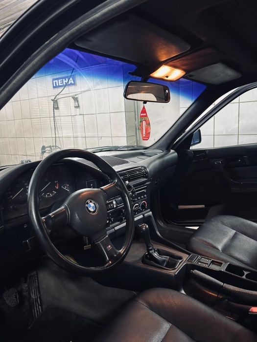 Бмв            Е. 34              2.5