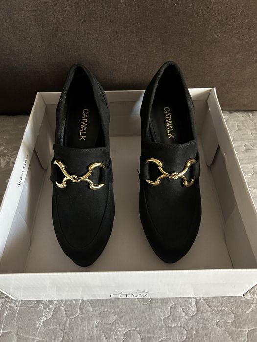 Pantofi catwalk purtați o singura data