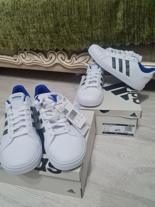 ADİDAS  Сникърси