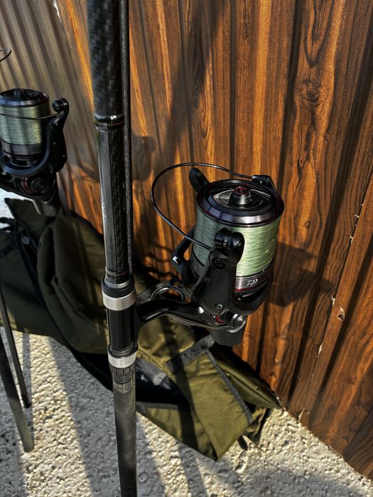 Baterie lansete Shimano Tx-7 + hi s spomb cu mulinete daiwa whisker