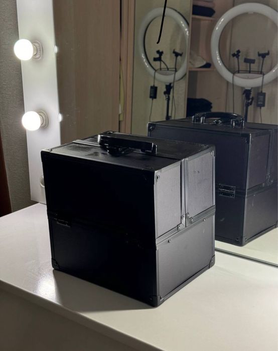 Чемодан косметический