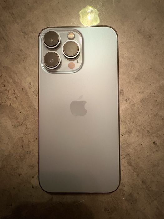 Iphone 13 pro.!!