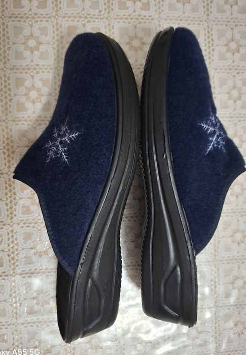 Домашние новые тапочки