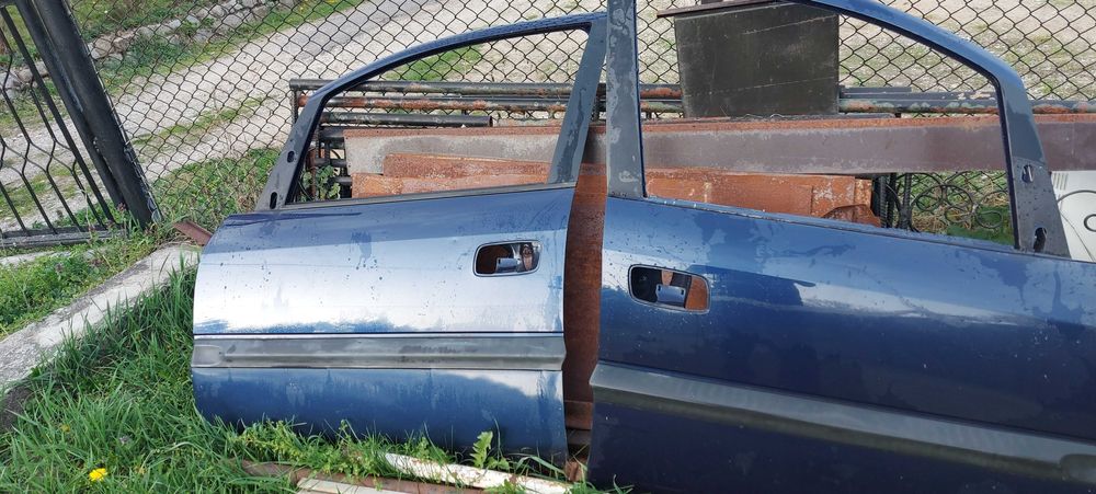 Опел Зафира А 2002 1,8 125кс бензин на Части