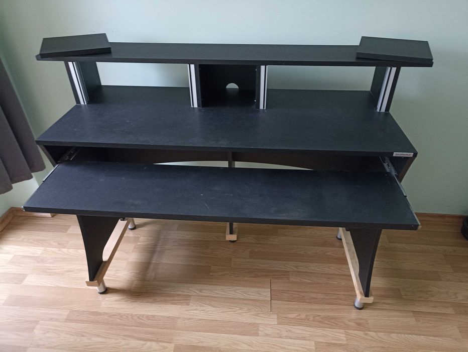 Студийно бюро Glorious Workbench Black
