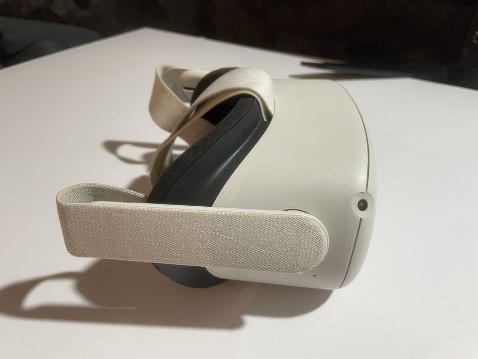 Oculus Quest 2 128GB+ Cablu Kiwi link PC– aproape nou, folosit foarte puțin