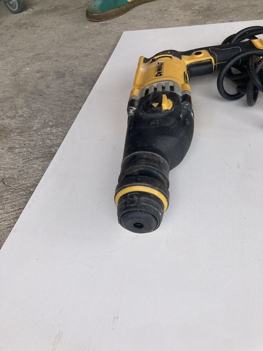 Rotopercutor Dewalt D25143k 900w cu Defect