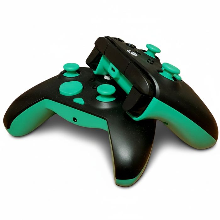 Xbox One S 500GB – с 2 Джойстика Turtle Beach + 6 Игри