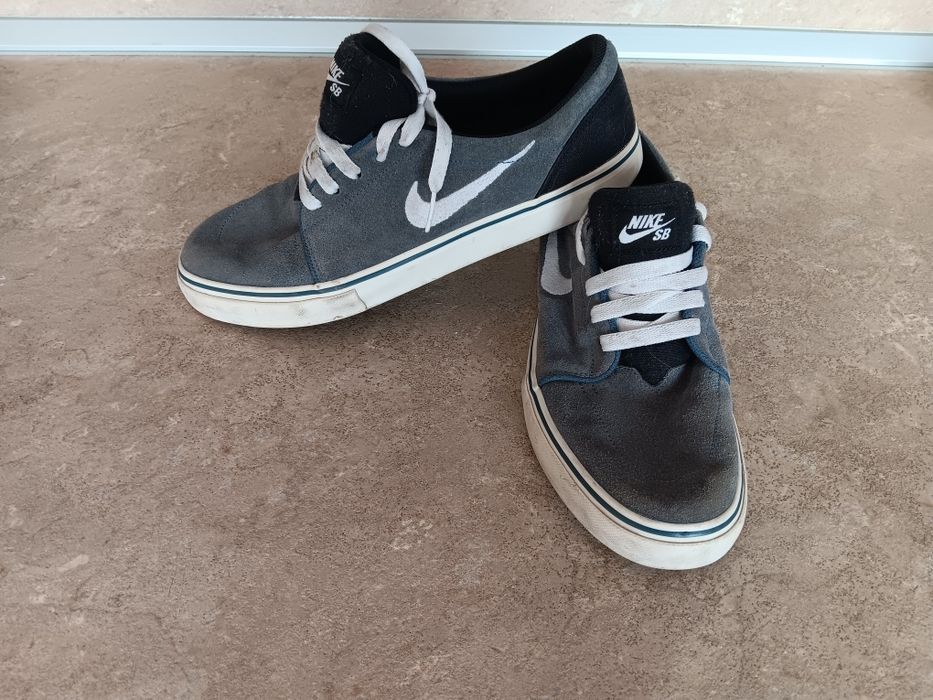 Маратонки Nike 43