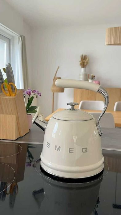 Чайник Smeg CKLW2001CR