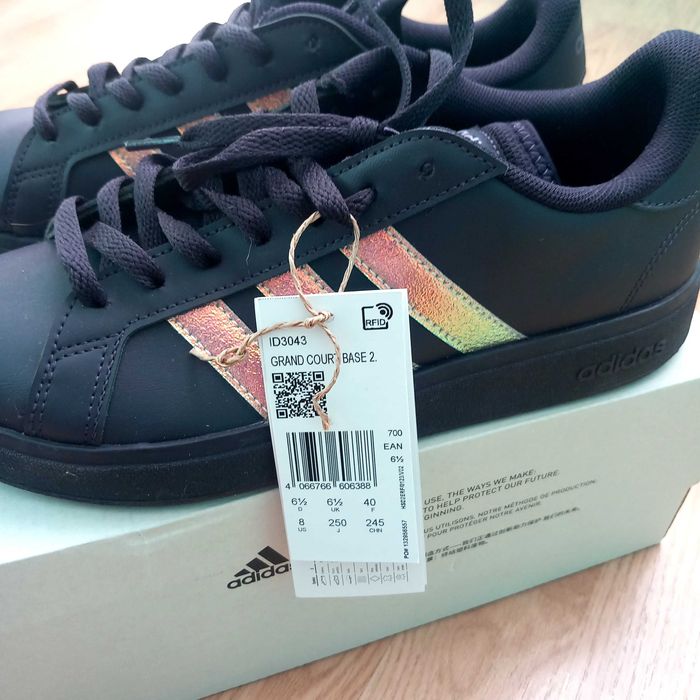 Маратонки adidas,40 номер