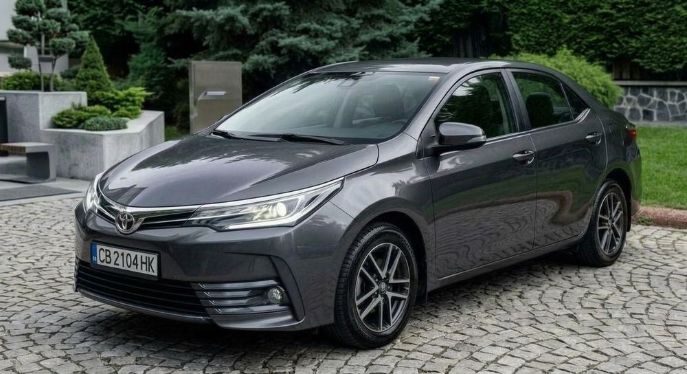 Toyota Corolla, съхраняван в гараж