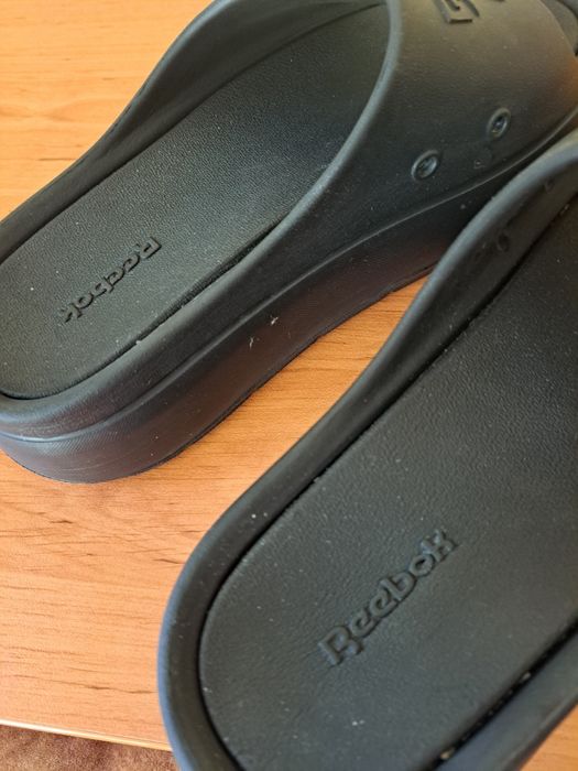 Чехли  Reebok черни.