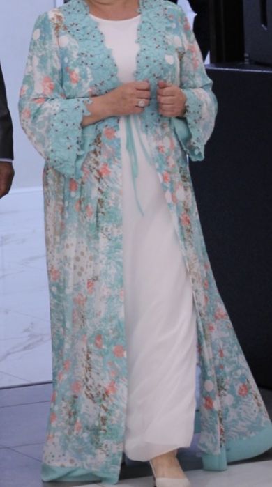 Вечерное платья, цвет- голубой