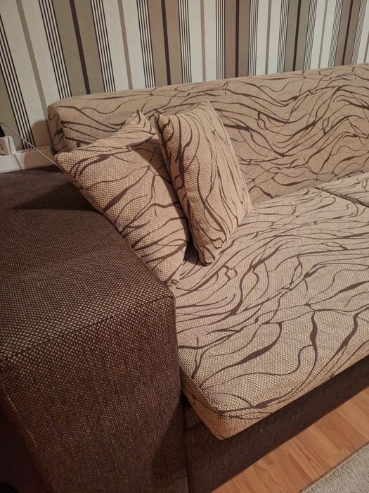 Разтегателен диван