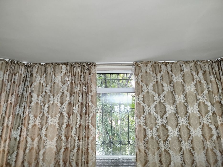 Шторы в зал или спальню