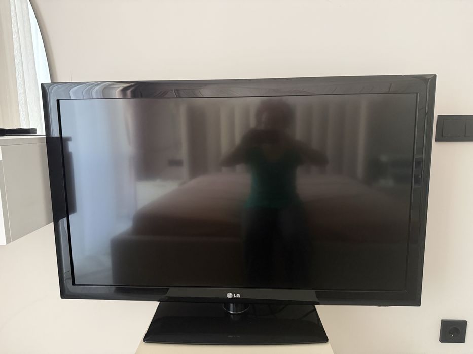 Продаю телевизор LG в рабочем состоянии
