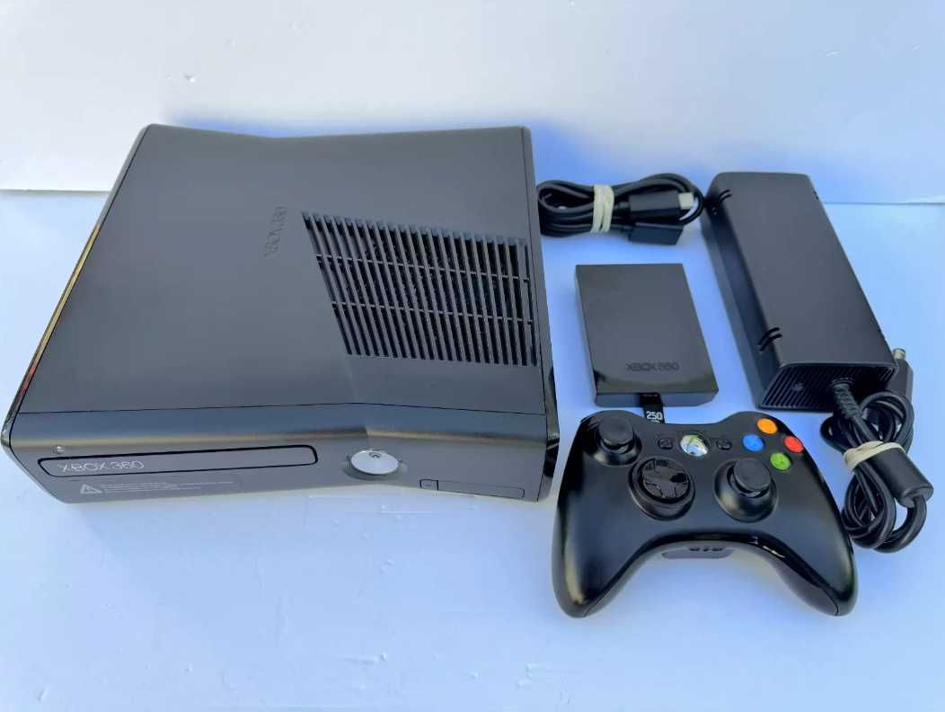 Xbox 360 slim + игры: 51 500 тг. - Приставки Алматы на Olx