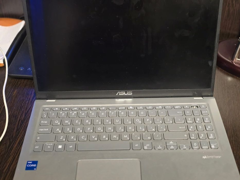 Ноутбук ASUS в хорошем состоянии
