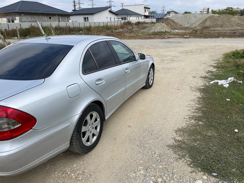 Mercedes-Benz E 200