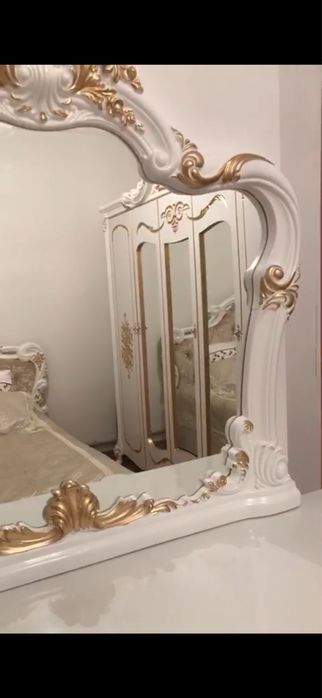 Продаётся спальный королевский гарнитур